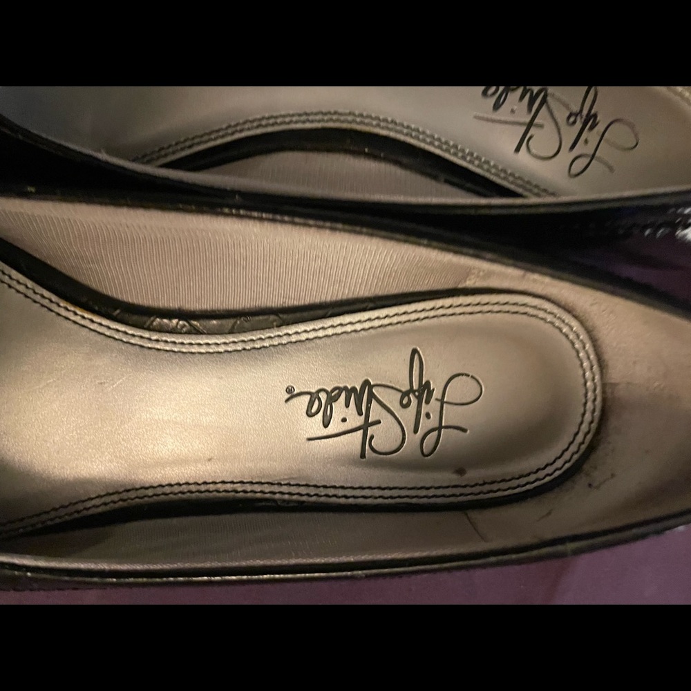 Black flan slides Size 7 excellent shape